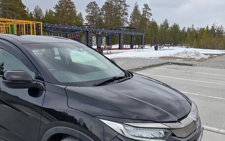 Honda Vezel, 2018 год, 1 950 000 рублей, 4 фотография