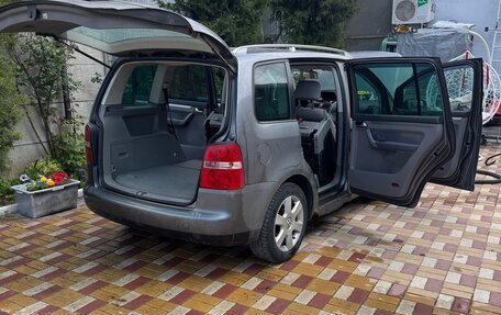 Volkswagen Touran III, 2005 год, 420 000 рублей, 3 фотография