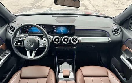 Mercedes-Benz GLB, 2022 год, 2 250 000 рублей, 10 фотография