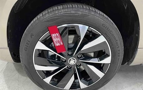 Skoda Karoq I, 2025 год, 2 600 000 рублей, 15 фотография