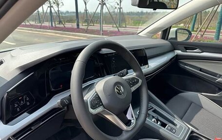 Volkswagen Golf VIII, 2023 год, 1 980 555 рублей, 8 фотография