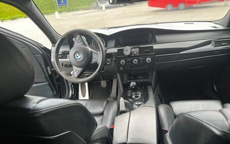 BMW M5, 2005 год, 3 000 000 рублей, 9 фотография