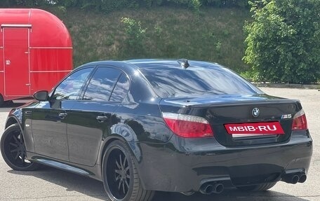 BMW M5, 2005 год, 3 000 000 рублей, 3 фотография