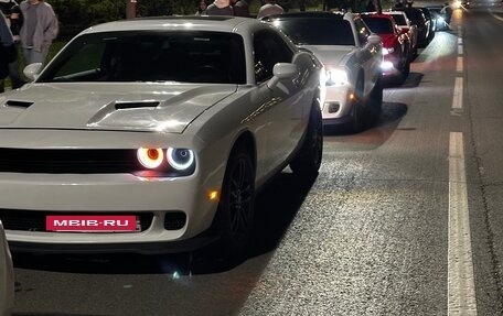Dodge Challenger III рестайлинг 2, 2018 год, 3 900 000 рублей, 8 фотография