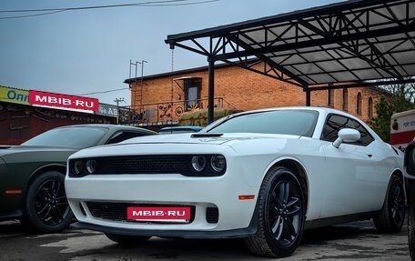 Dodge Challenger III рестайлинг 2, 2018 год, 3 900 000 рублей, 11 фотография