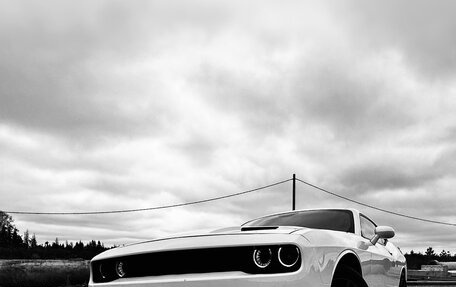 Dodge Challenger III рестайлинг 2, 2018 год, 3 900 000 рублей, 15 фотография