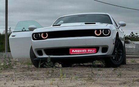 Dodge Challenger III рестайлинг 2, 2018 год, 3 900 000 рублей, 16 фотография