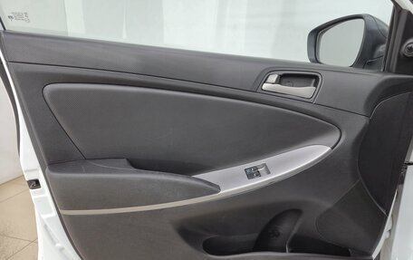 Hyundai Solaris II рестайлинг, 2016 год, 940 000 рублей, 9 фотография