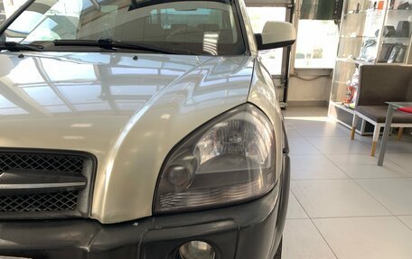 Hyundai Tucson III, 2006 год, 675 000 рублей, 2 фотография