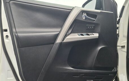 Toyota RAV4, 2017 год, 2 555 000 рублей, 18 фотография