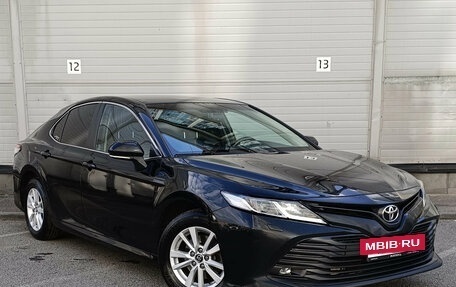 Toyota Camry, 2019 год, 2 289 000 рублей, 3 фотография
