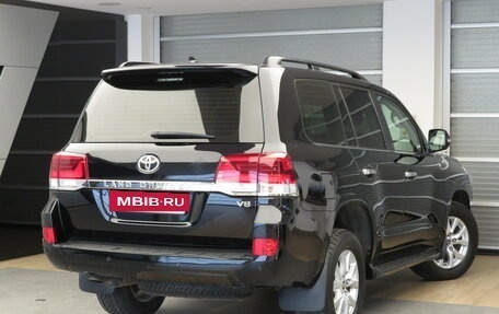Toyota Land Cruiser 200, 2019 год, 5 890 000 рублей, 3 фотография