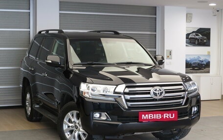 Toyota Land Cruiser 200, 2019 год, 5 890 000 рублей, 4 фотография