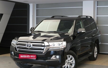 Toyota Land Cruiser 200, 2019 год, 5 890 000 рублей, 2 фотография
