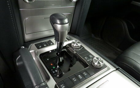Toyota Land Cruiser 200, 2019 год, 5 890 000 рублей, 14 фотография