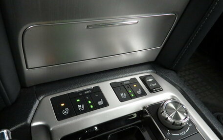 Toyota Land Cruiser 200, 2019 год, 5 890 000 рублей, 16 фотография