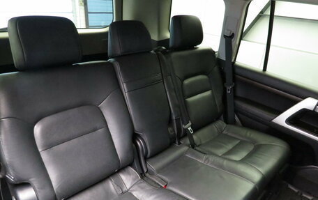 Toyota Land Cruiser 200, 2019 год, 5 890 000 рублей, 26 фотография