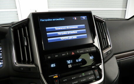 Toyota Land Cruiser 200, 2019 год, 5 890 000 рублей, 22 фотография