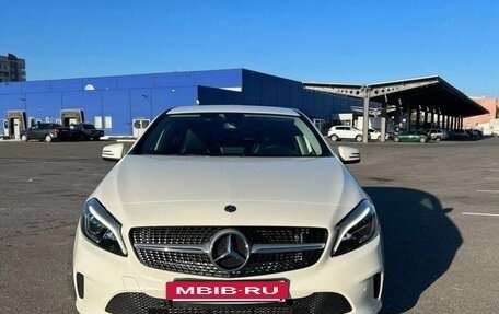 Mercedes-Benz A-Класс, 2017 год, 2 300 000 рублей, 10 фотография