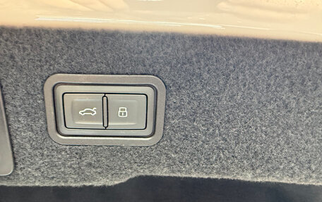 Audi A8, 2019 год, 6 600 000 рублей, 11 фотография