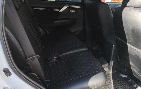Mitsubishi Pajero Sport III рестайлинг, 2018 год, 3 500 000 рублей, 7 фотография