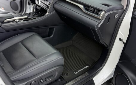 Lexus RX IV рестайлинг, 2020 год, 5 600 000 рублей, 13 фотография