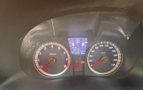Hyundai Solaris II рестайлинг, 2011 год, 690 000 рублей, 9 фотография