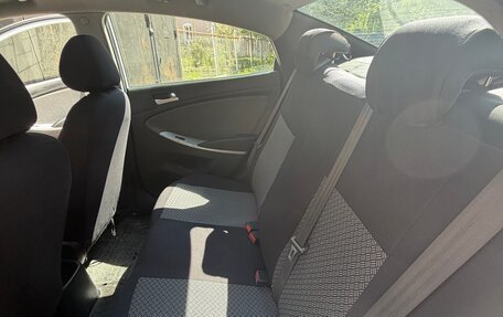 Hyundai Solaris II рестайлинг, 2011 год, 690 000 рублей, 10 фотография