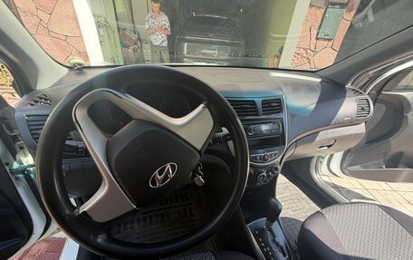Hyundai Solaris II рестайлинг, 2011 год, 690 000 рублей, 8 фотография