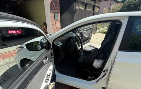 Hyundai Solaris II рестайлинг, 2011 год, 690 000 рублей, 12 фотография