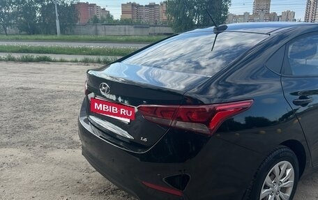 Hyundai Solaris II рестайлинг, 2017 год, 1 450 000 рублей, 10 фотография