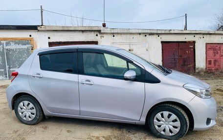 Toyota Vitz, 2014 год, 700 000 рублей, 3 фотография