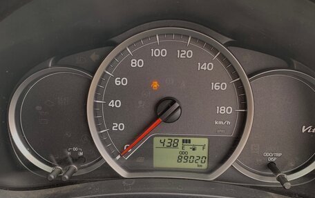 Toyota Vitz, 2014 год, 700 000 рублей, 9 фотография