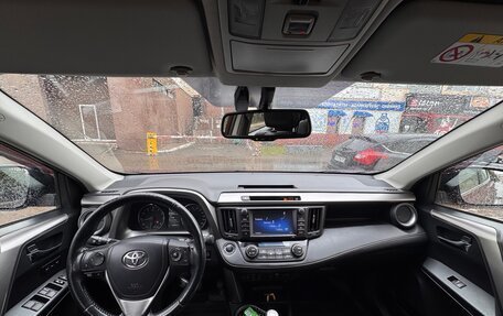 Toyota RAV4, 2017 год, 2 248 000 рублей, 10 фотография