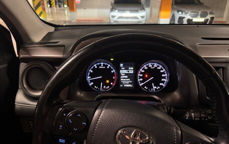 Toyota RAV4, 2017 год, 2 248 000 рублей, 13 фотография
