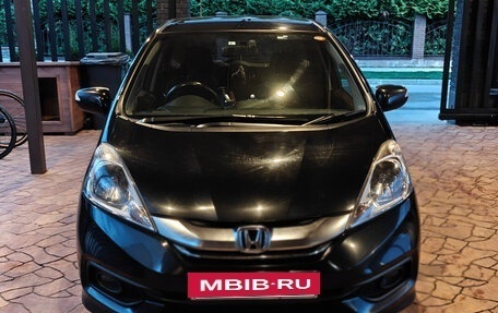 Honda Fit Shuttle I рестайлинг, 2013 год, 1 050 000 рублей, 5 фотография