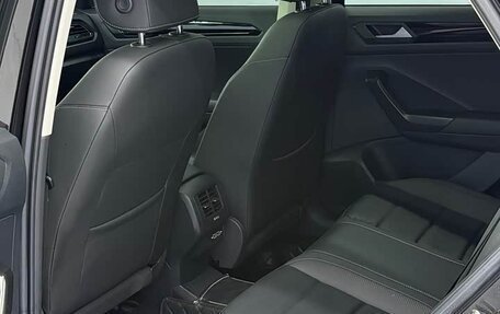Volkswagen T-Roc I, 2023 год, 1 350 000 рублей, 10 фотография