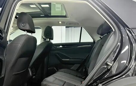 Volkswagen T-Roc I, 2023 год, 1 370 000 рублей, 11 фотография