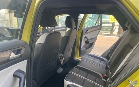 Volkswagen T-Roc I, 2023 год, 1 450 000 рублей, 13 фотография