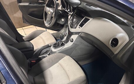 Chevrolet Cruze II, 2010 год, 390 000 рублей, 7 фотография