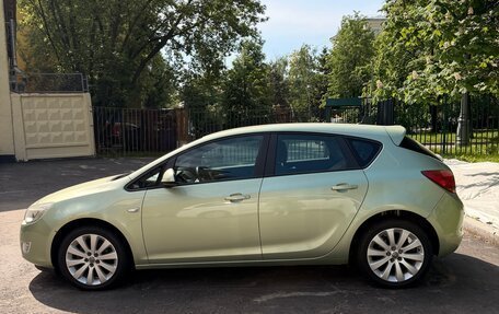 Opel Astra J, 2010 год, 690 000 рублей, 1 фотография