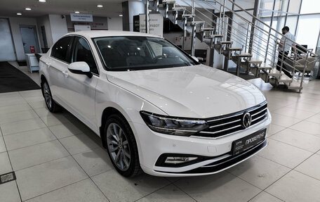 Volkswagen Passat B8 рестайлинг, 2020 год, 2 450 000 рублей, 3 фотография