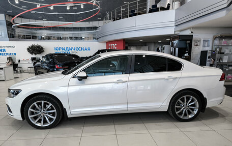 Volkswagen Passat B8 рестайлинг, 2020 год, 2 450 000 рублей, 10 фотография