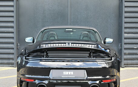 Porsche 911, 2023 год, 28 000 000 рублей, 8 фотография