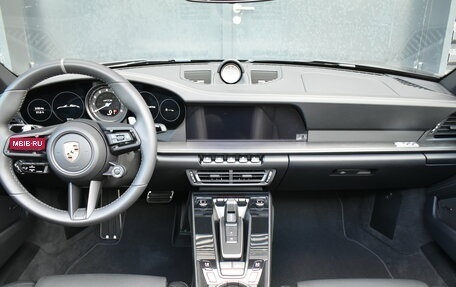 Porsche 911, 2023 год, 28 000 000 рублей, 19 фотография