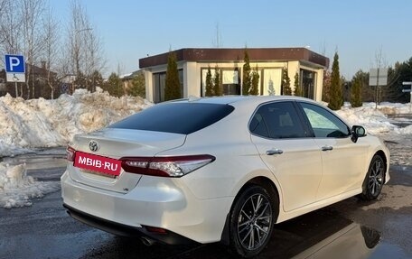 Toyota Camry, 2021 год, 3 550 000 рублей, 7 фотография