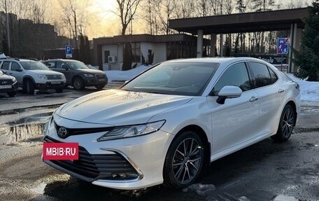 Toyota Camry, 2021 год, 3 550 000 рублей, 8 фотография