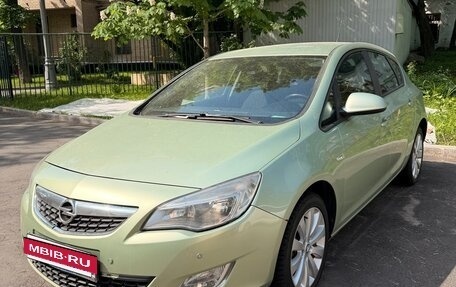 Opel Astra J, 2010 год, 690 000 рублей, 3 фотография