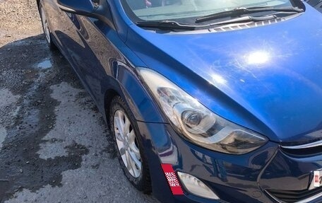 Hyundai Avante, 2012 год, 800 000 рублей, 2 фотография