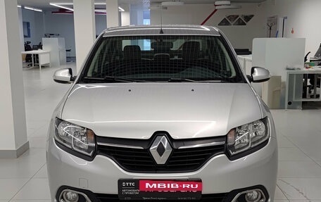 Renault Logan II, 2015 год, 785 000 рублей, 2 фотография